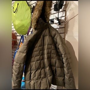 Calvin Klein Women’s puffer jacket (L)